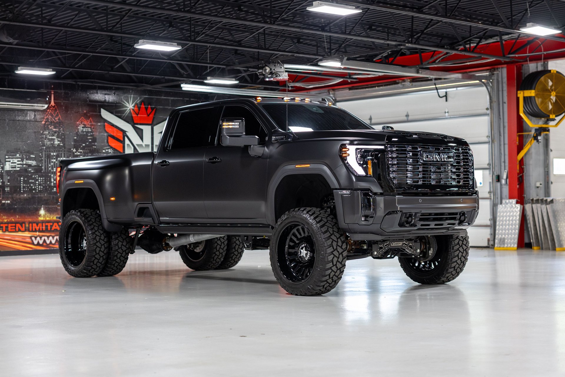Used 2026 GMC Sierra 3500 Denali Ultimate AWD/4WD image 7