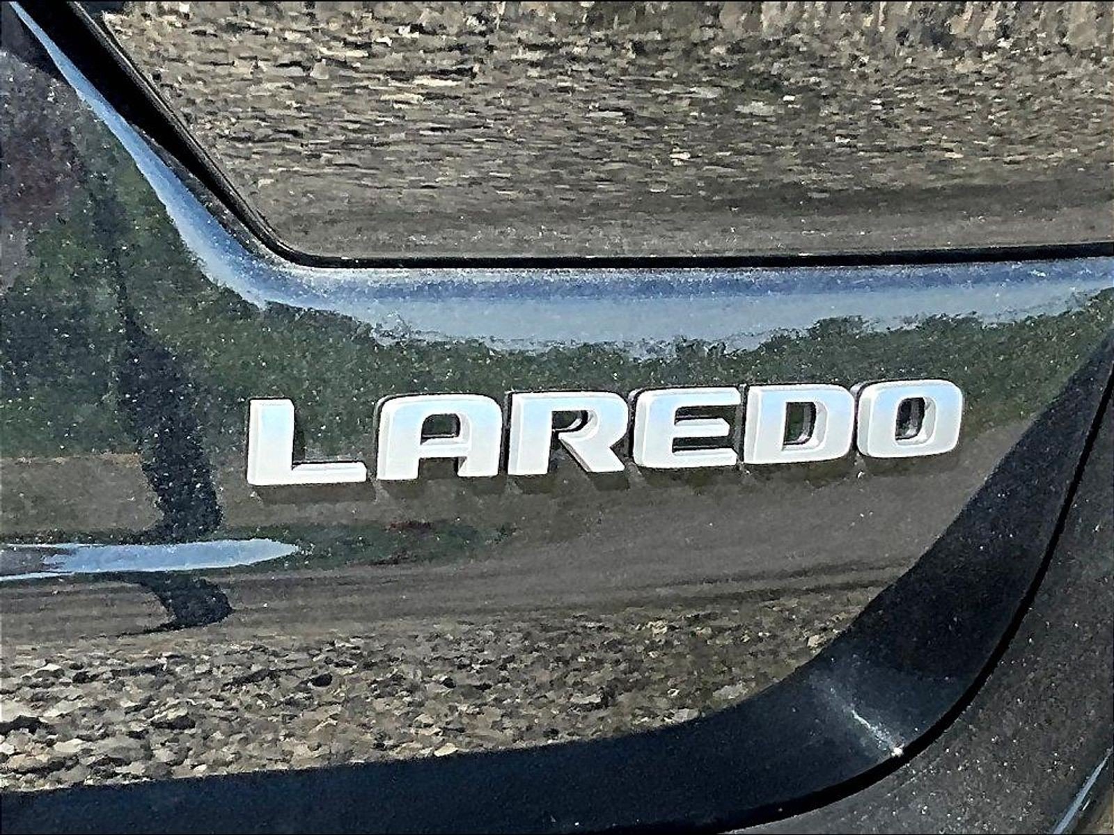 New 2026 Jeep Grand Cherokee Laredo w/ Trailer Tow Package AWD/4WD image 14