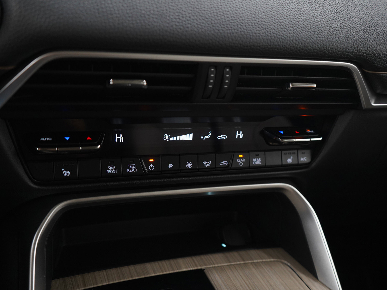 Certified 2025 MAZDA CX-90 Plug-In Hybrid w/ Preferred image 24