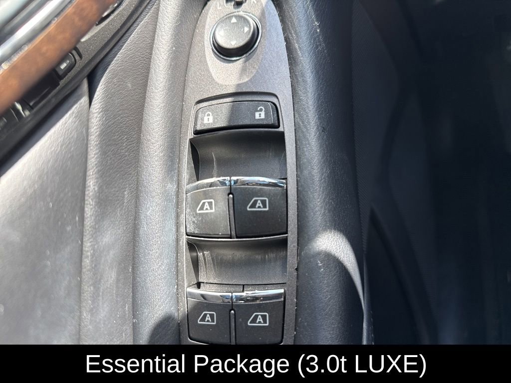 Used 2018 INFINITI Q50 Luxe w/ Essential Package (3.0T Luxe) AWD/4WD image 12