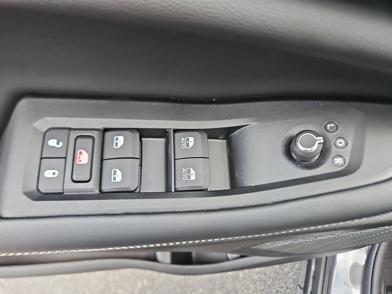 New 2026 Jeep Grand Cherokee Altitude AWD/4WD image 19