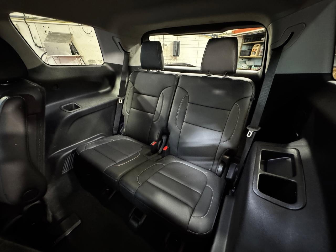 Used 2023 GMC Acadia SLT w/ Elevation Edition image 15