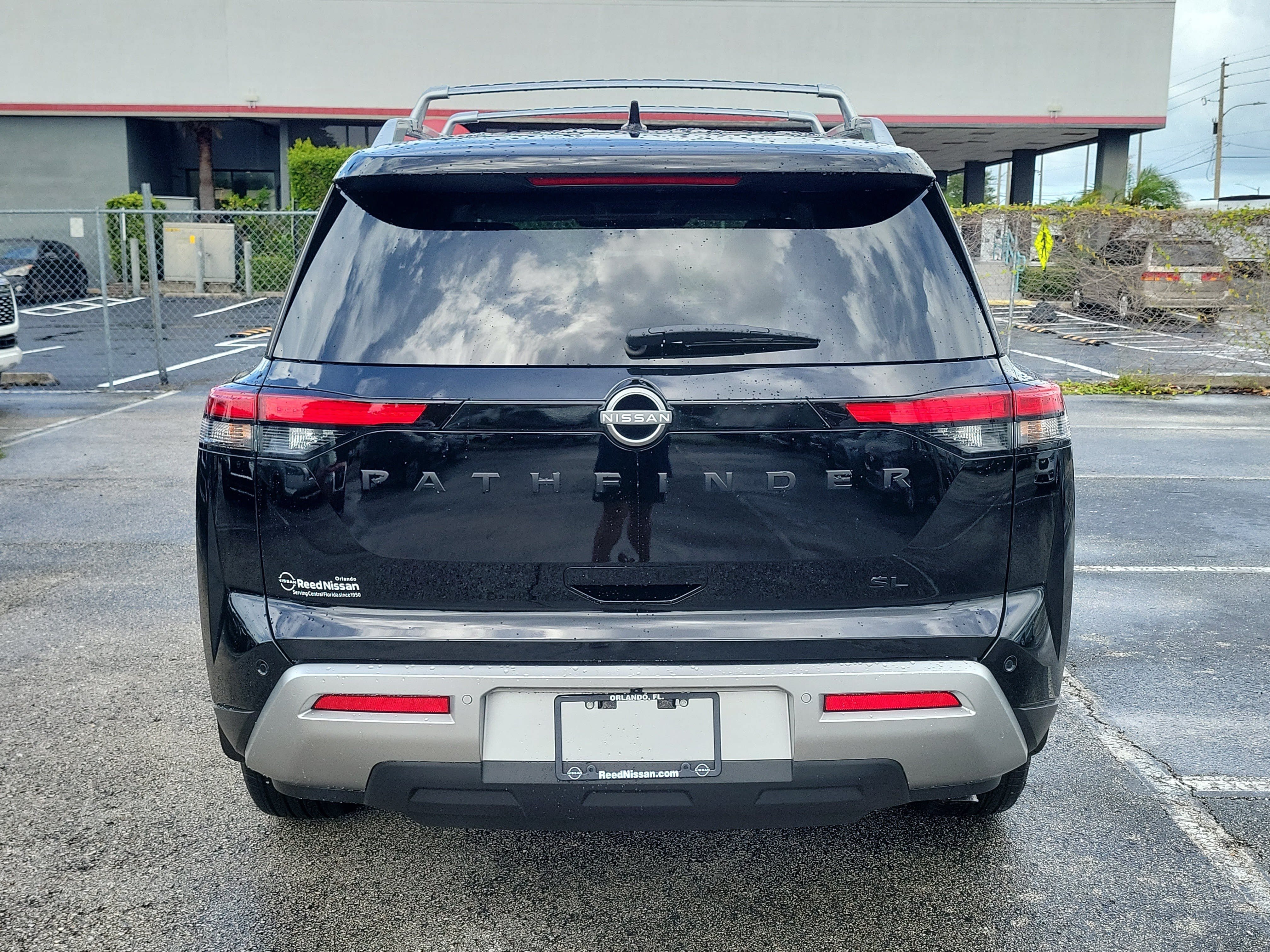 Certified 2025 Nissan Pathfinder SL w/ Black Appearance Package FWD image 5