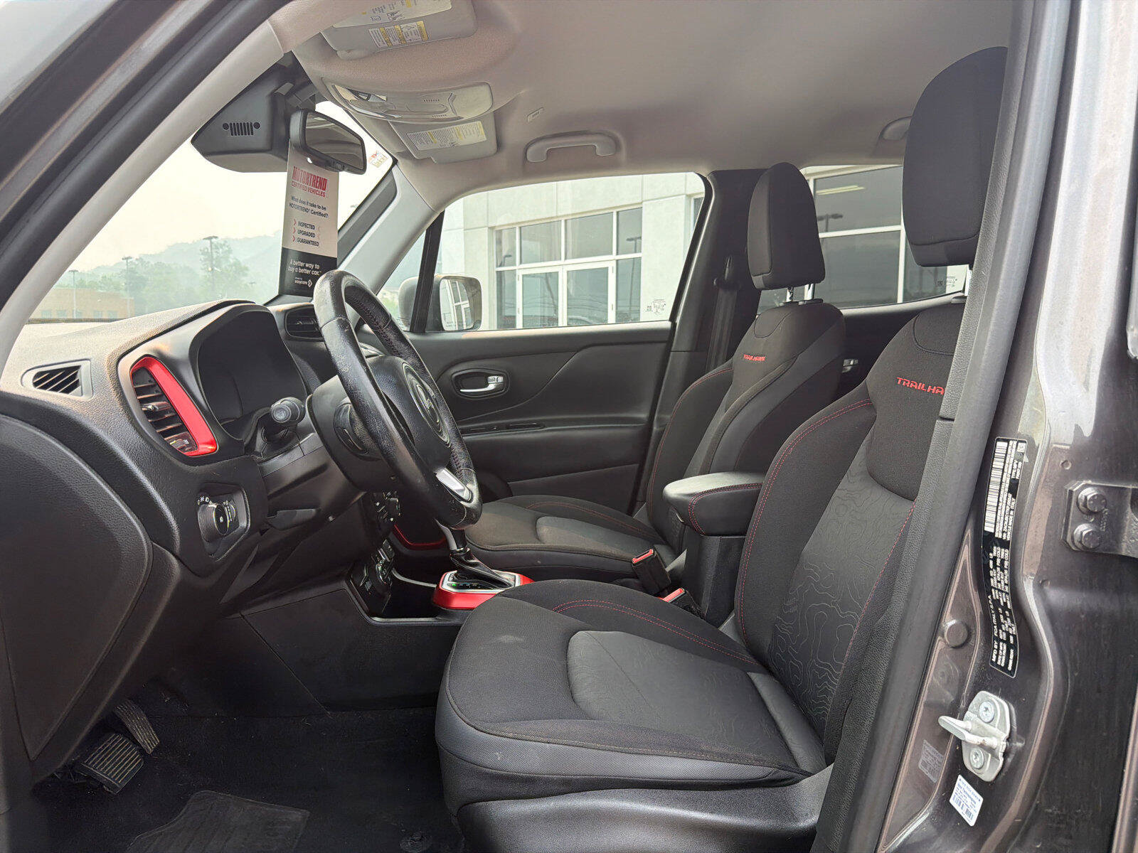 Used 2019 Jeep Renegade Trailhawk AWD/4WD image 16