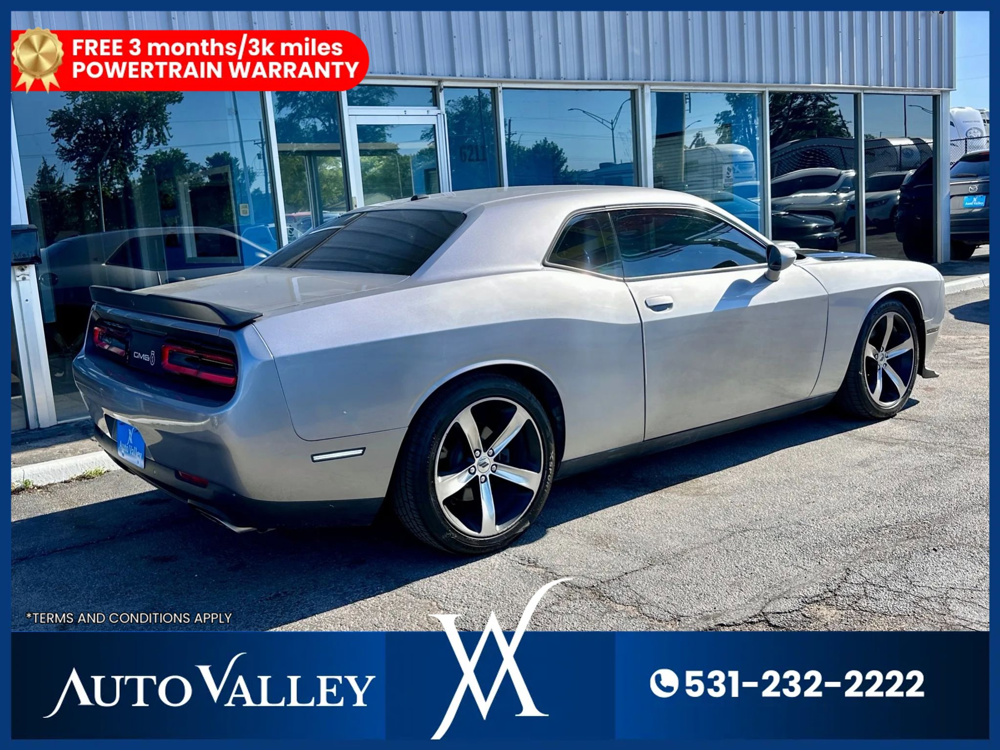Used 2017 Dodge Challenger R/T RWD image 7