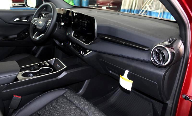 New 2026 Chevrolet Equinox LT w/ Convenience Package II image 13