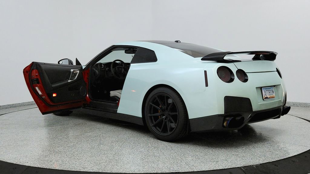 Used 2010 Nissan GT-R Premium AWD/4WD image 10