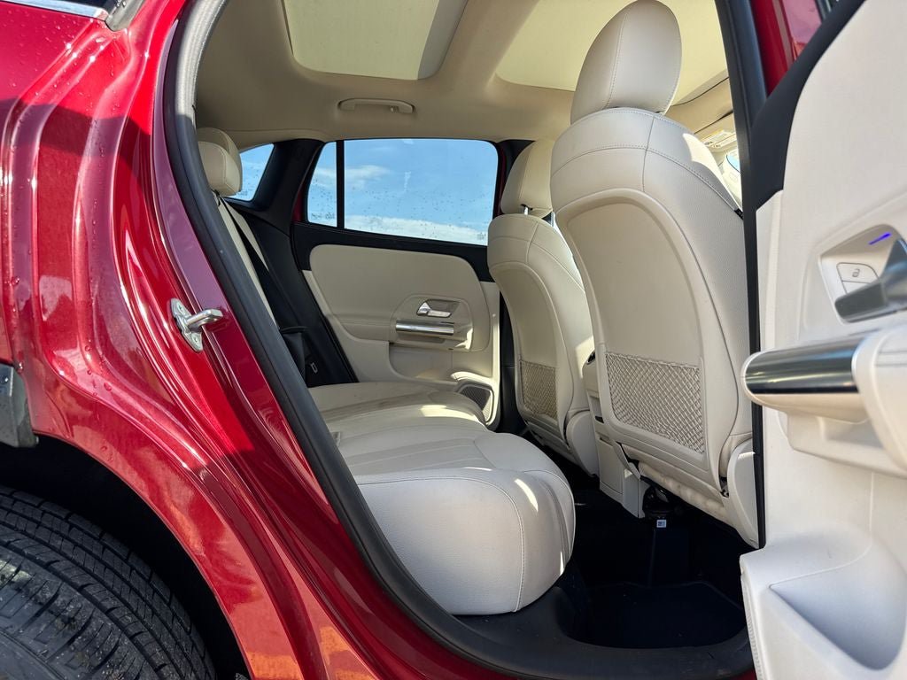 Used 2021 Mercedes-Benz GLA 250 4MATIC image 11