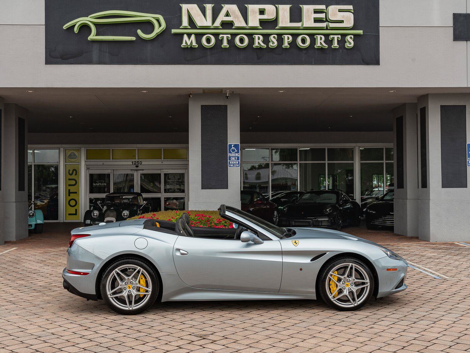 Used 2016 Ferrari California T RWD image 49