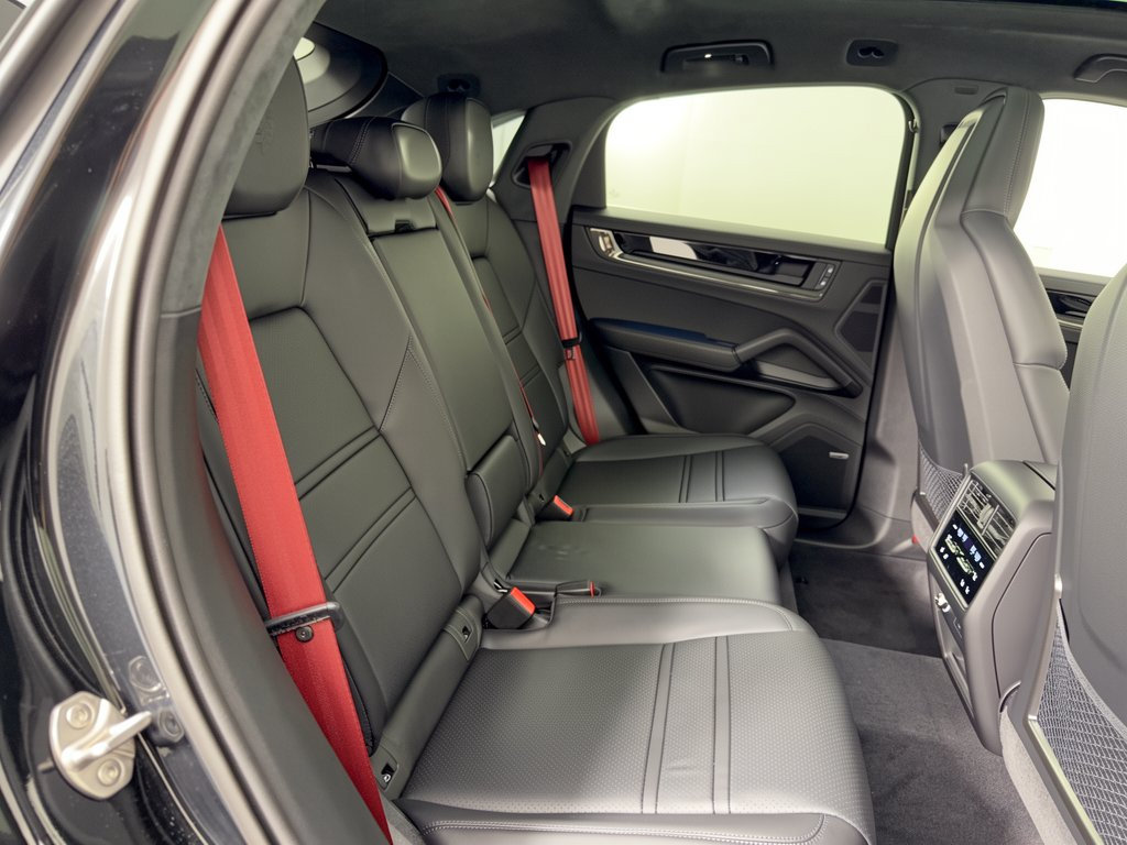 New 2026 Porsche Cayenne GTS AWD/4WD image 29
