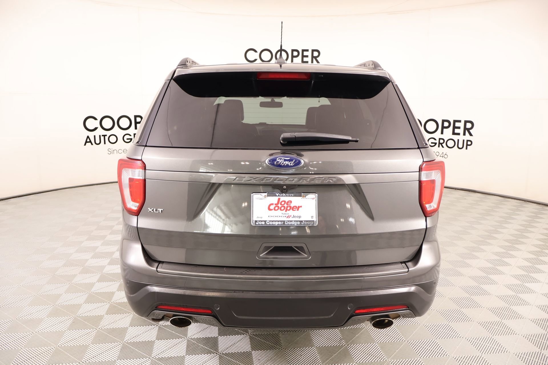 Used 2018 Ford Explorer XLT w/ Equipment Group 202A FWD image 23