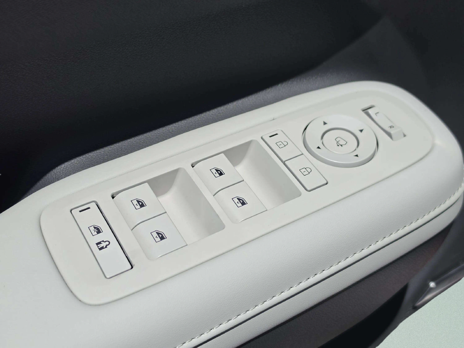 New 2026 Hyundai Santa Fe Calligraphy FWD image 27