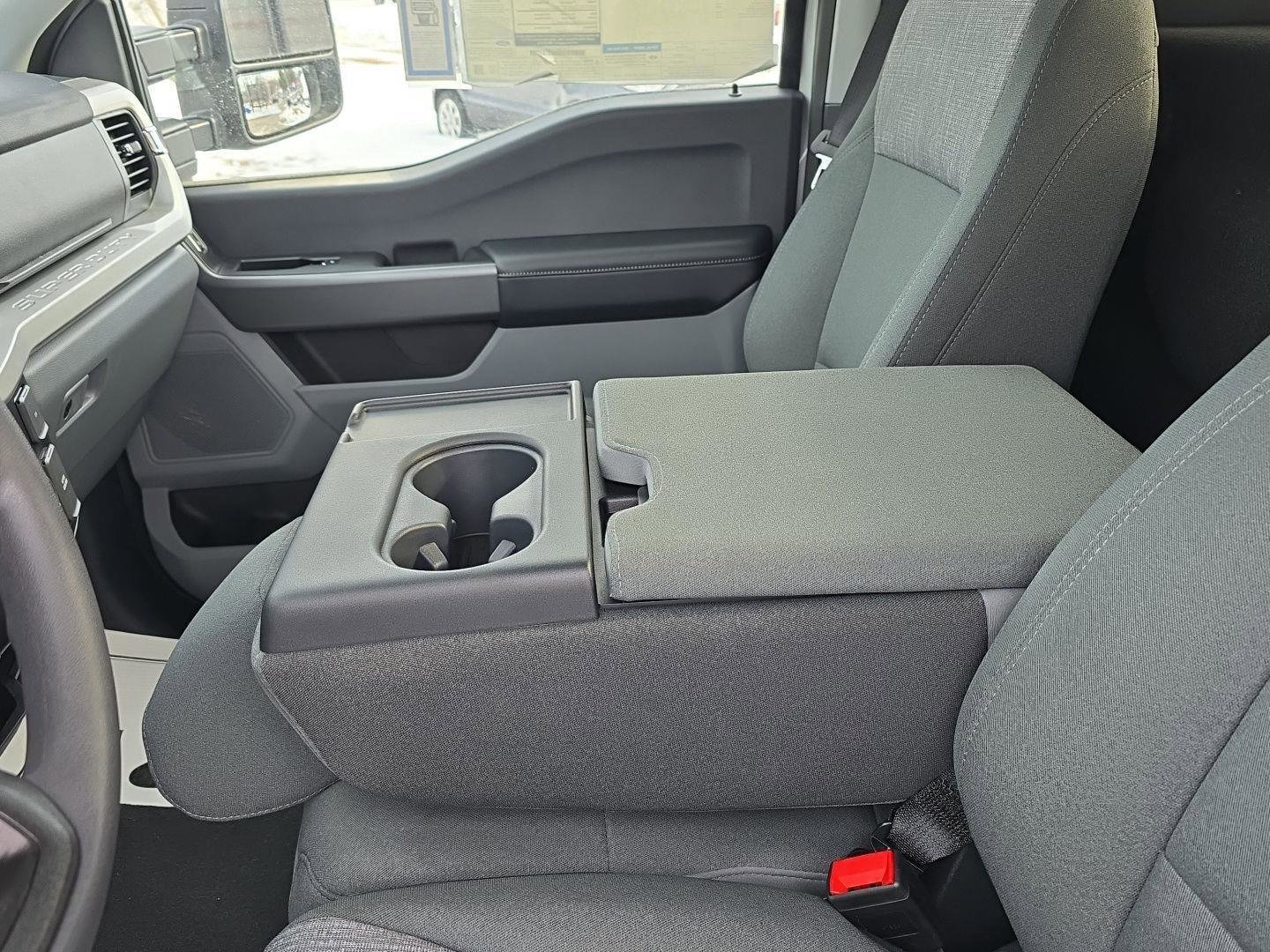 New 2025 Ford F250 XLT w/ 360-Degree Camera Package AWD/4WD image 34