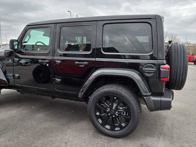 Used 2025 Jeep Wrangler Unlimited Sahara w/ Safety Group image 8