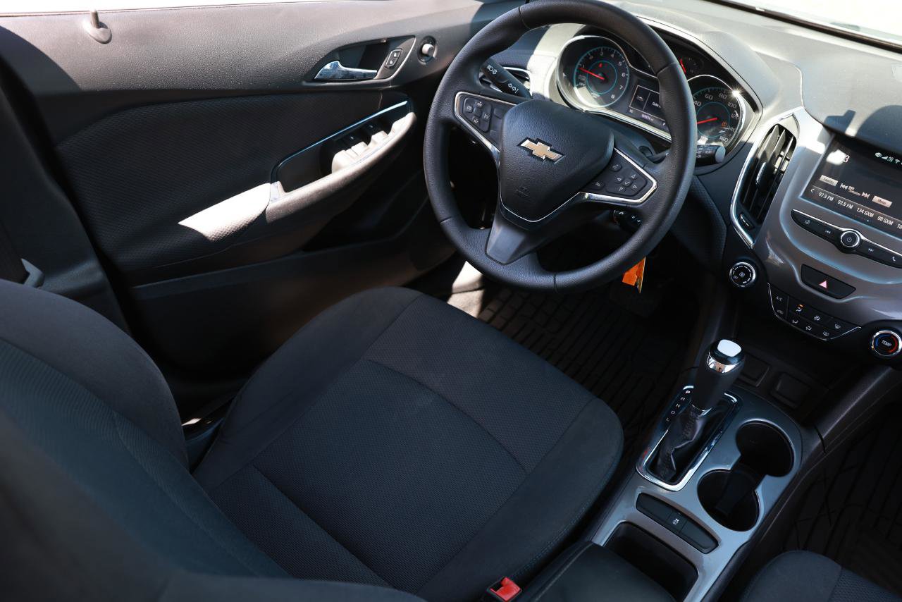 Used 2018 Chevrolet Cruze LT image 20