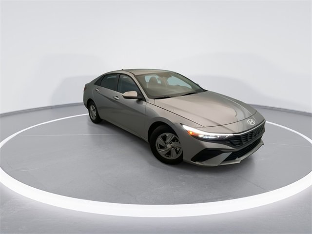 Certified 2025 Hyundai Elantra SE w/ Cargo Package image 6