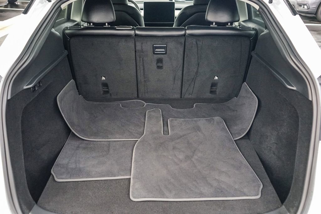 Used 2024 Tesla Model Y Performance image 29