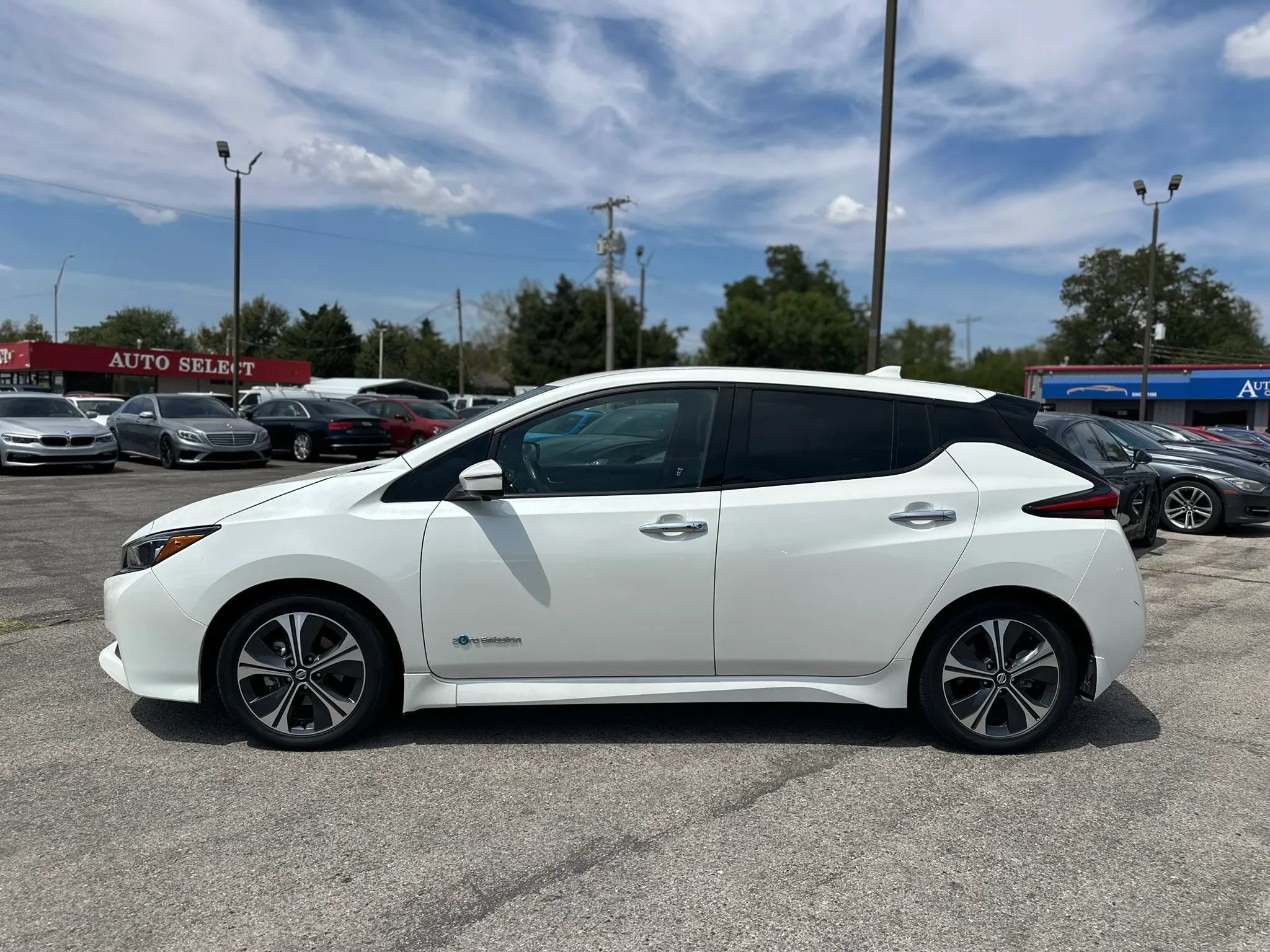 Used 2018 Nissan Leaf SL w/ SL Technology Package FWD image 9