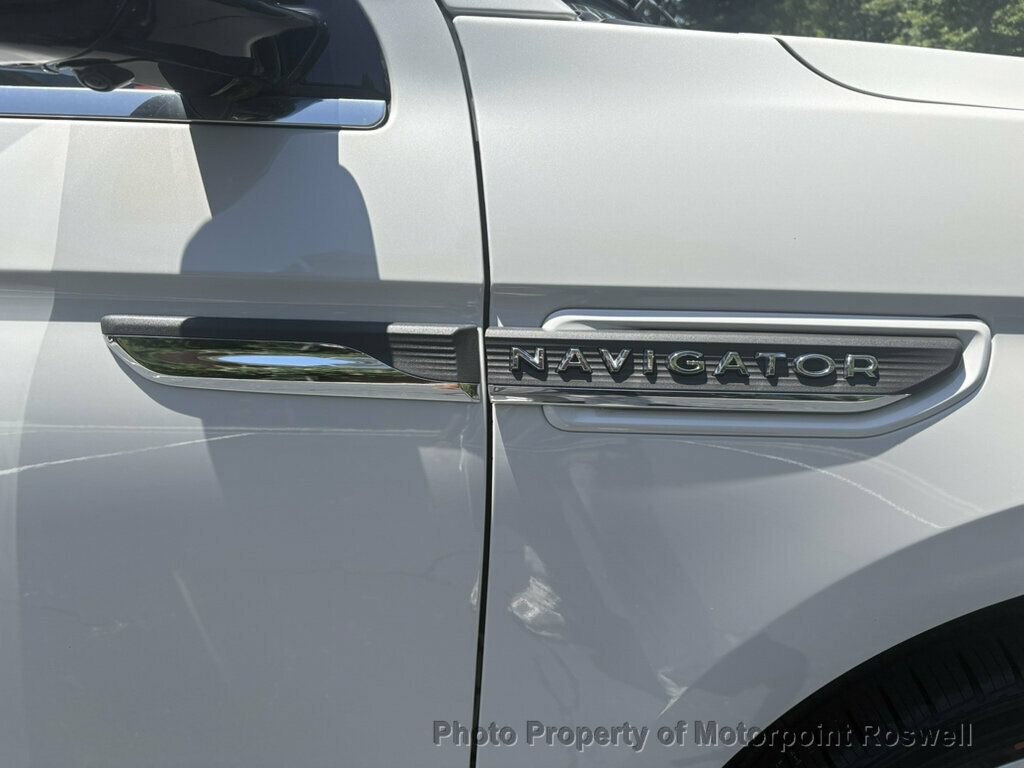 Used 2022 Lincoln Navigator Reserve AWD/4WD image 23