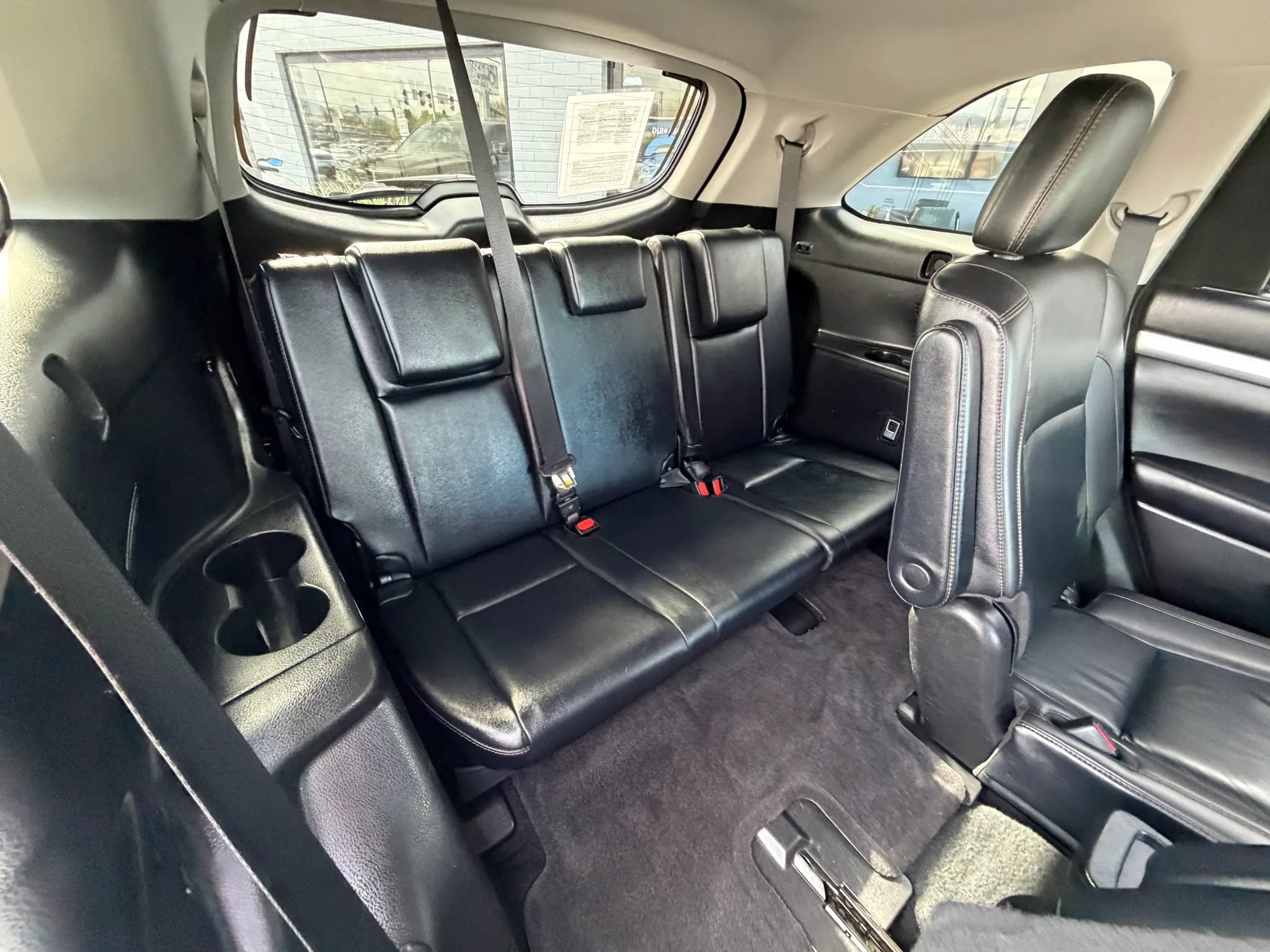 Used 2019 Toyota Highlander XLE FWD image 18