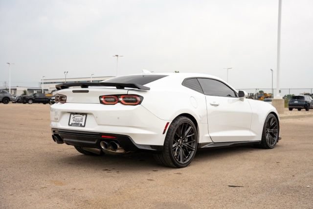 Used 2019 Chevrolet Camaro ZL1 RWD image 5