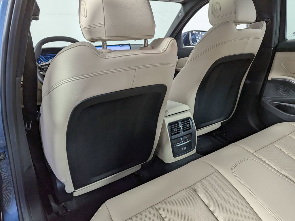 Used 2025 BMW 330i xDrive Sedan w/ M Sport Package image 42