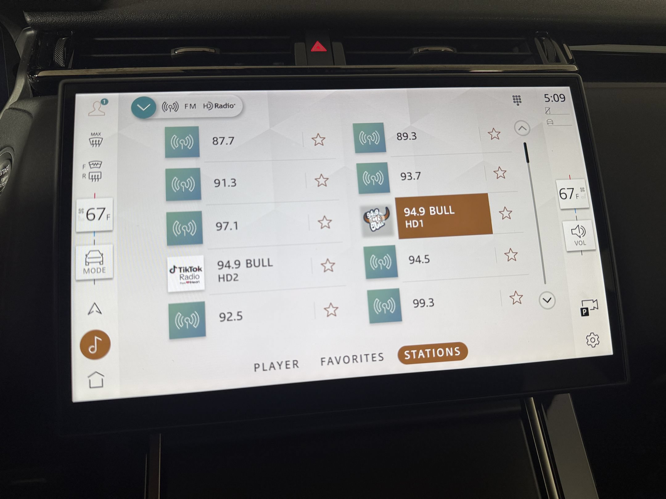 Used 2025 Land Rover Range Rover Velar Dynamic SE AWD/4WD image 18