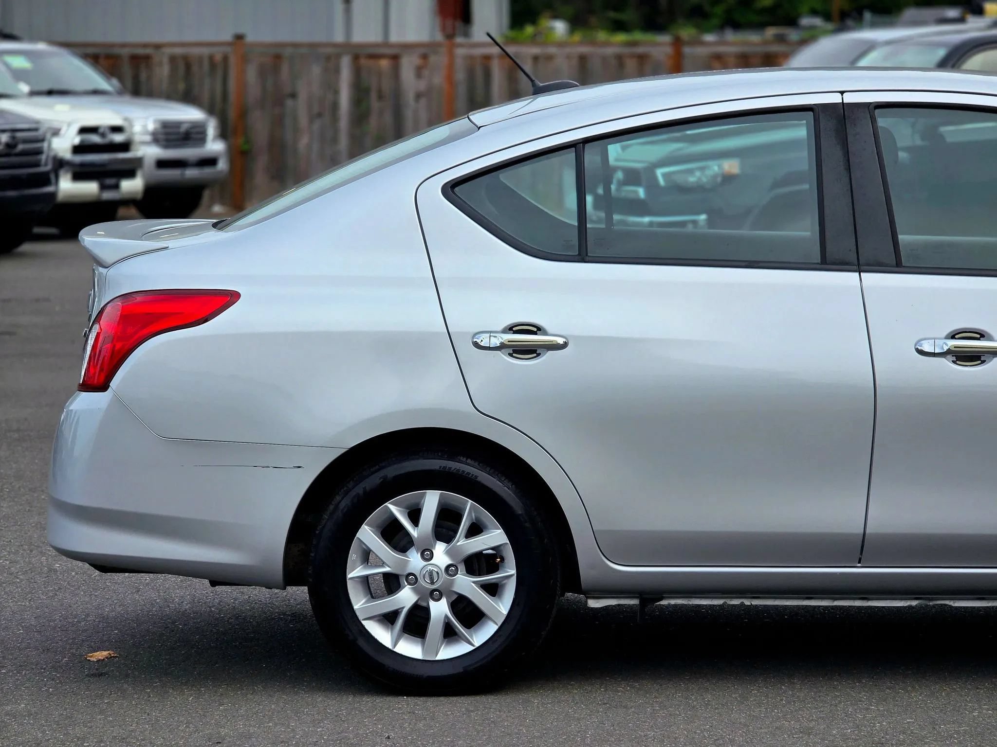 Used 2018 Nissan Versa SV w/ SV Special Edition Package FWD image 15