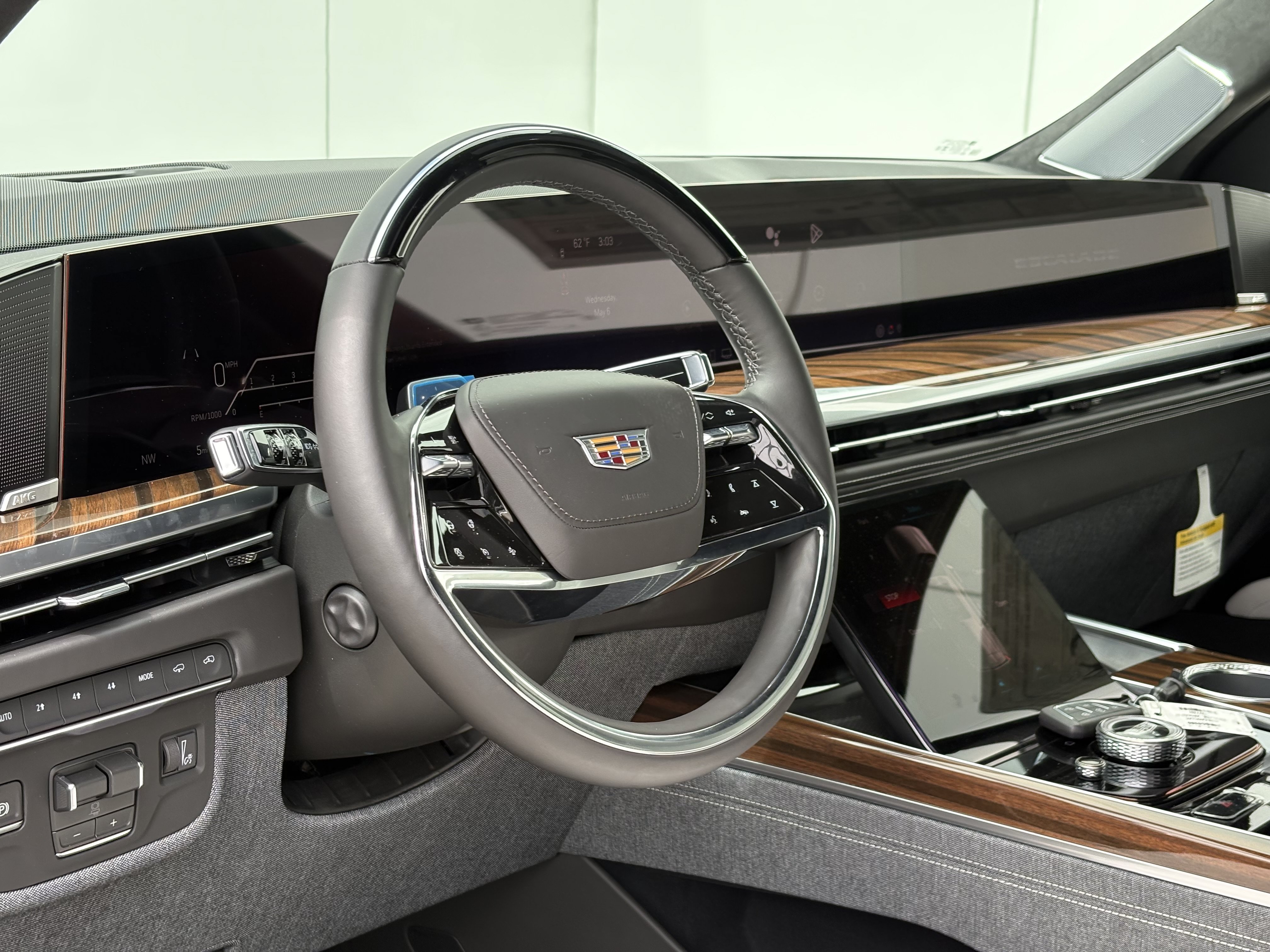 New 2026 Cadillac Escalade Platinum Sport w/ LPO, ONYX Package AWD/4WD image 19