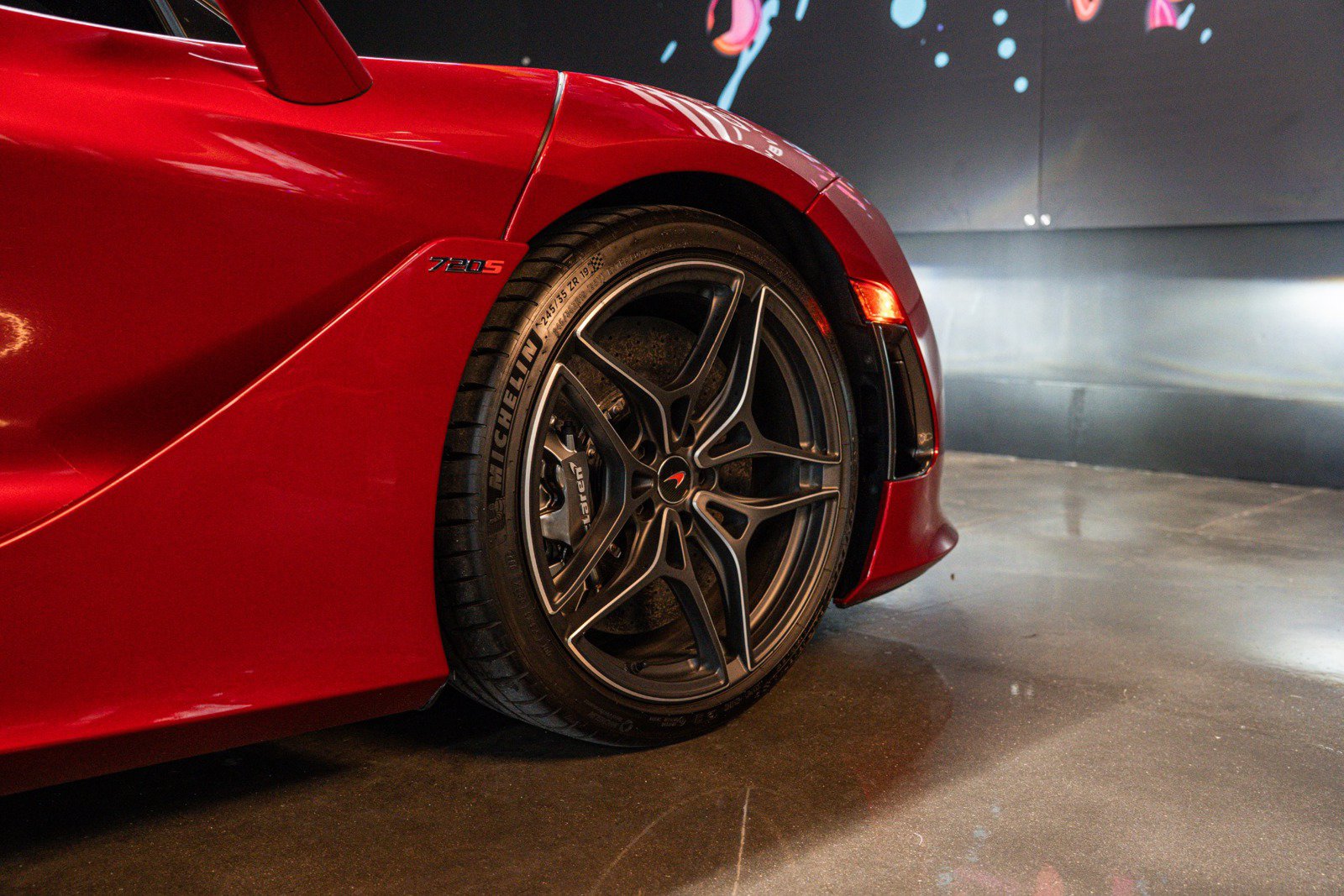 Used 2018 McLaren 720S RWD image 19