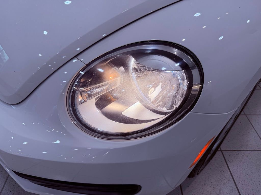 Used 2015 Volkswagen Beetle 1.8T Classic image 12