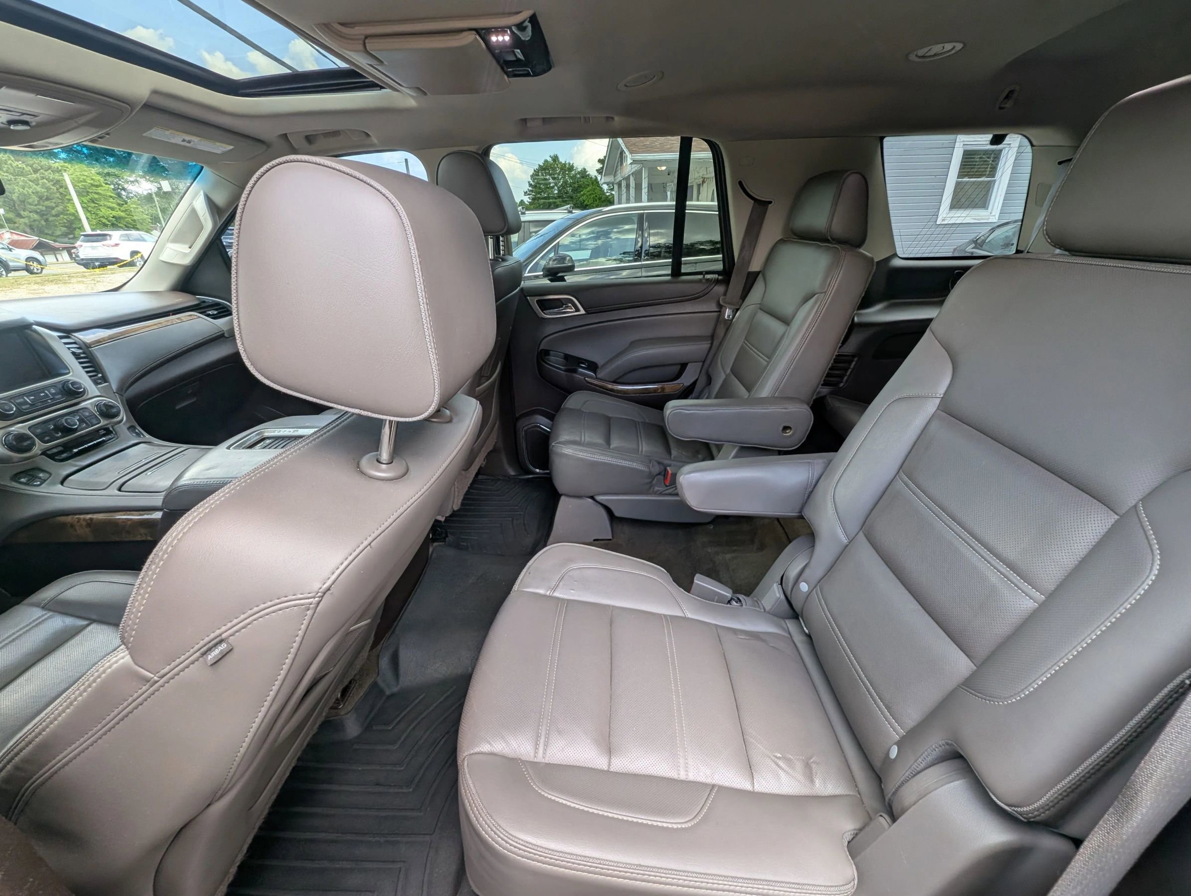 Used 2015 GMC Yukon Denali w/ Premium Package RWD image 37