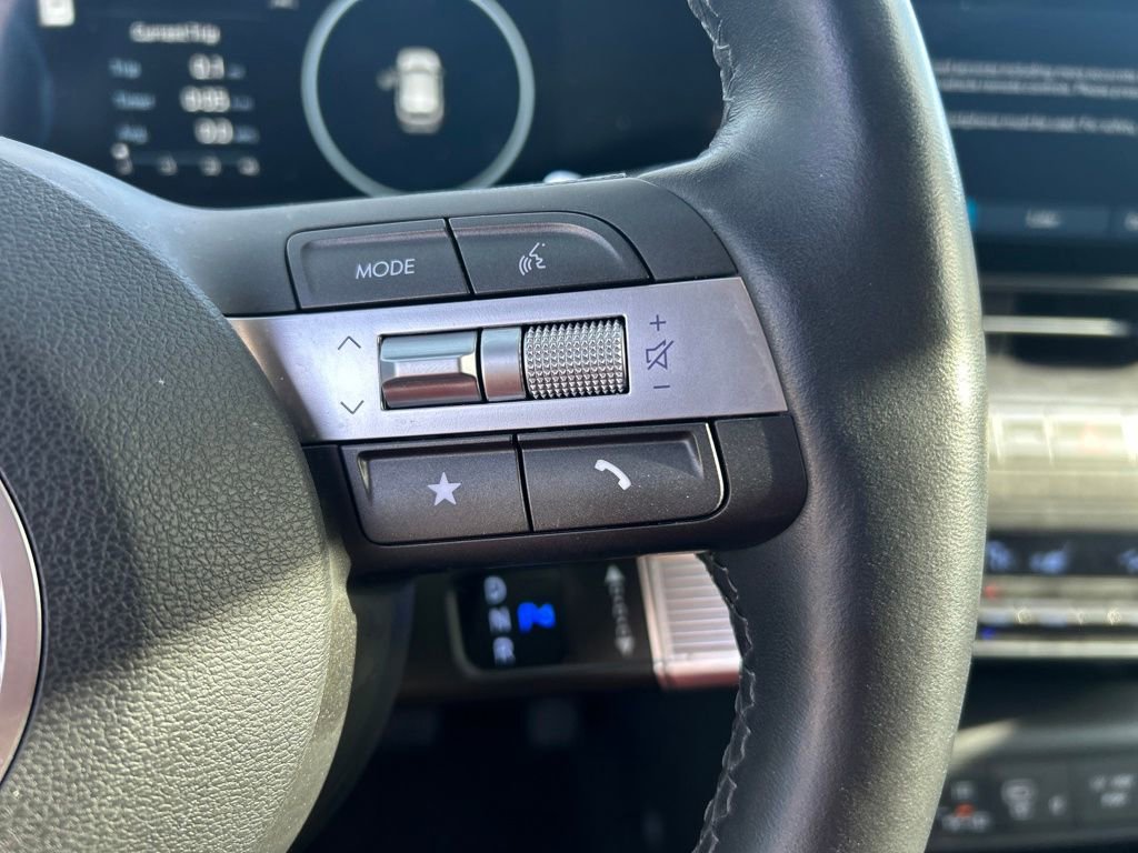 Used 2024 Hyundai Kona Limited image 18