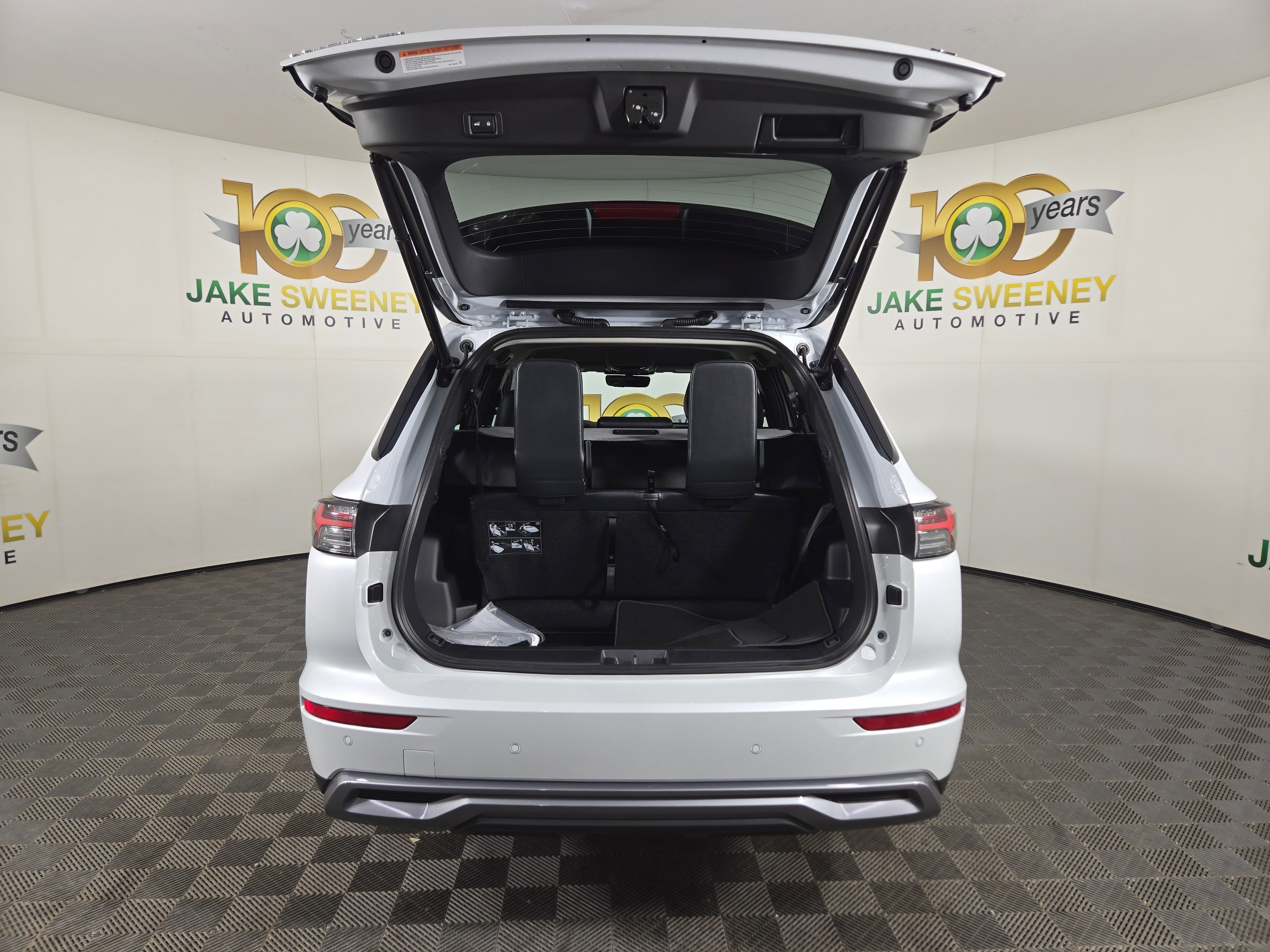 New 2026 Mitsubishi Outlander SE image 32