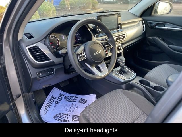 Used 2022 Kia Seltos LX image 6