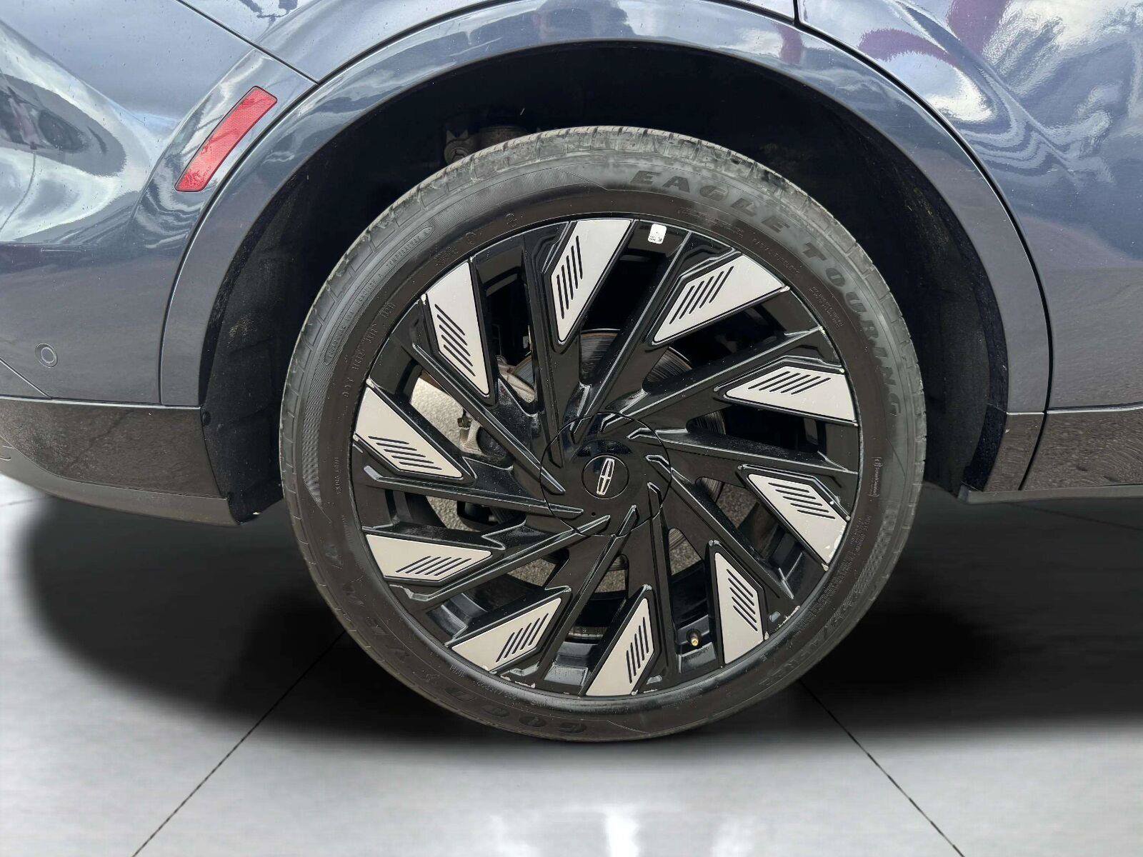 Used 2024 Lincoln Nautilus Reserve w/ Equipment Group 202A AWD/4WD image 42