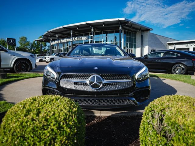 Used 2017 Mercedes-Benz SL 550 image 2