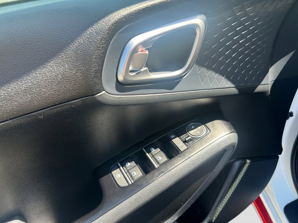 Used 2022 Kia Soul GT-Line FWD image 11