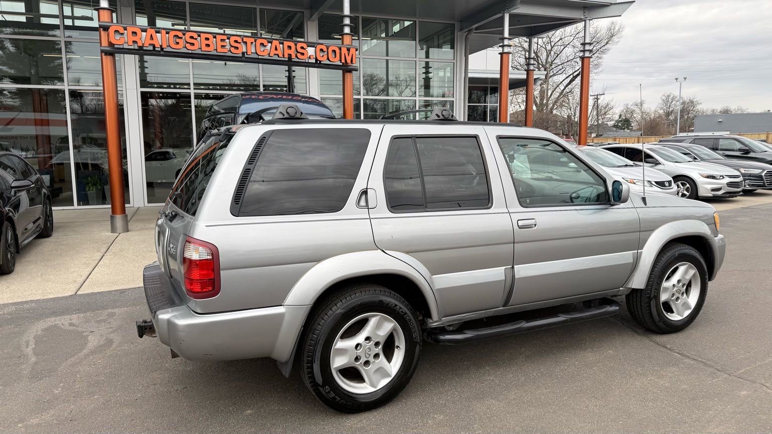 Used 2001 INFINITI QX4 4WD w/ (S02) Sport Pkg image 3