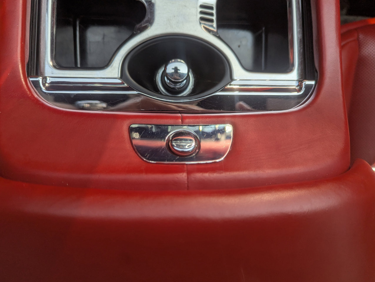 Used 2018 Rolls-Royce Dawn image 33