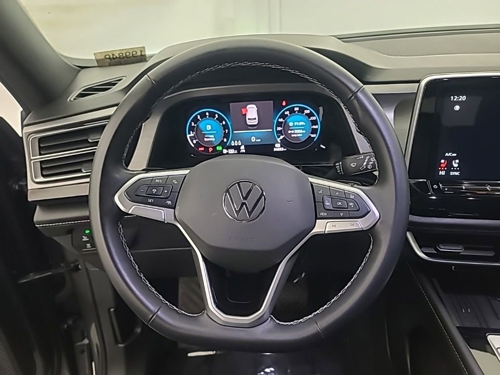 Used 2025 Volkswagen Atlas Cross Sport SE FWD image 30