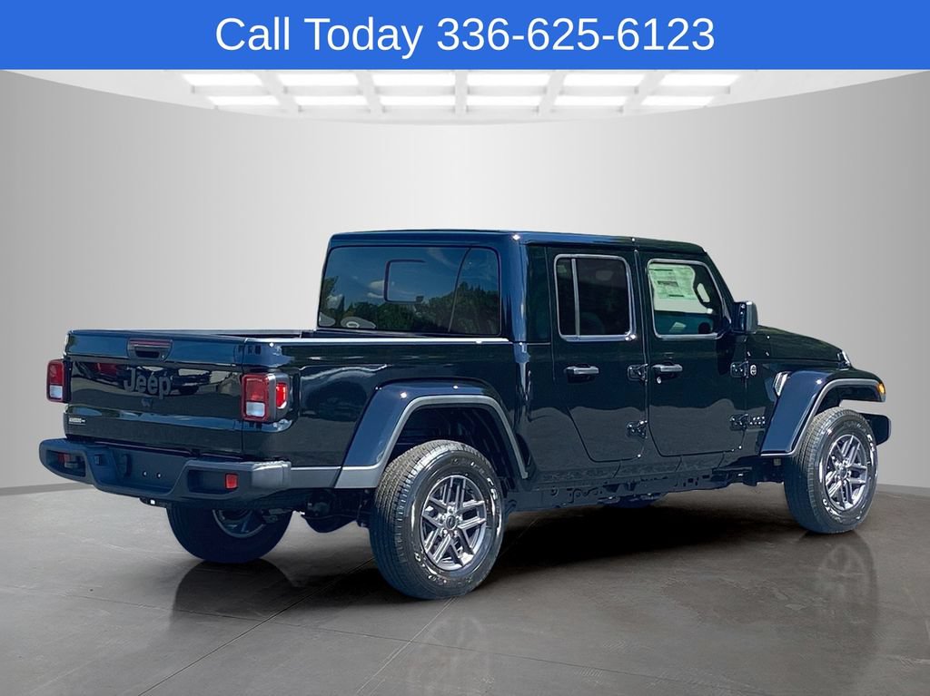 New 2025 Jeep Gladiator Sport AWD/4WD image 7