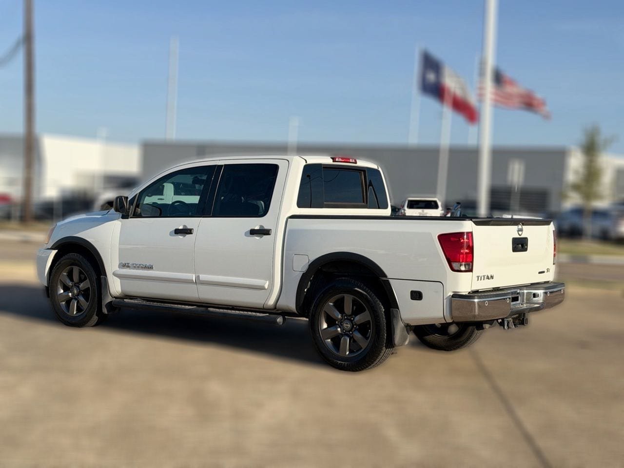 Used 2015 Nissan Titan SV w/ SV Value Truck Package RWD image 6