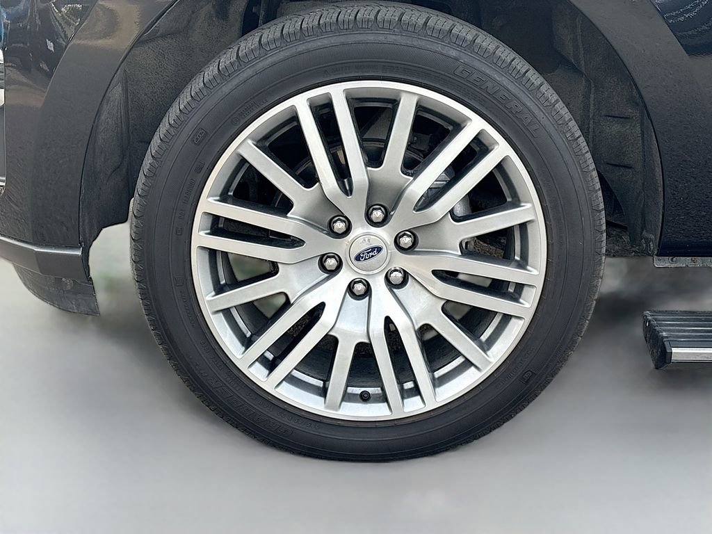 Used 2023 Ford Expedition Limited image 34