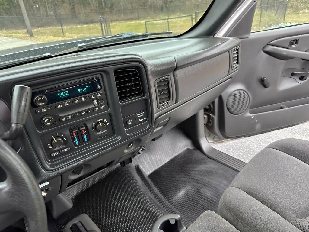 Used 2006 Chevrolet Silverado 3500 Work Truck w/ Snow Plow Prep Package image 22