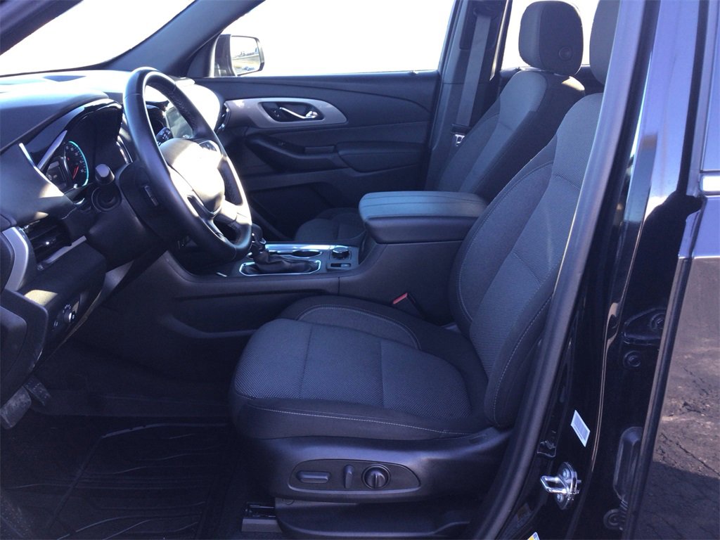 Used 2023 Chevrolet Traverse LT image 9