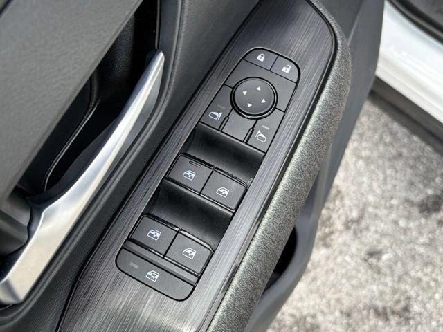 Certified 2025 Nissan Kicks SV AWD/4WD image 13