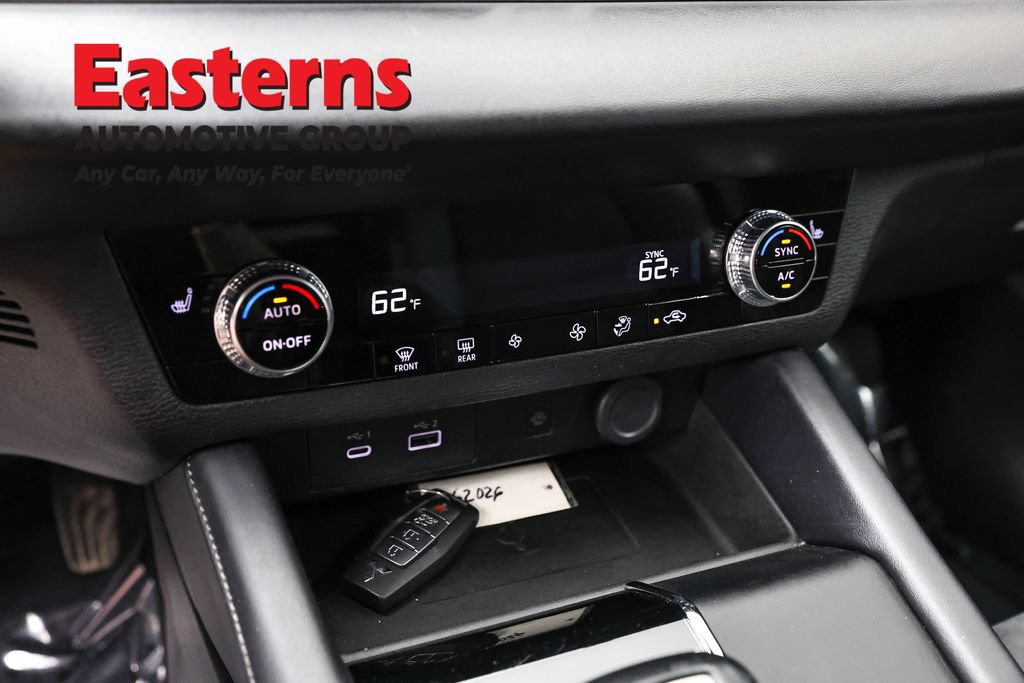 Used 2024 Mitsubishi Outlander SE FWD image 19