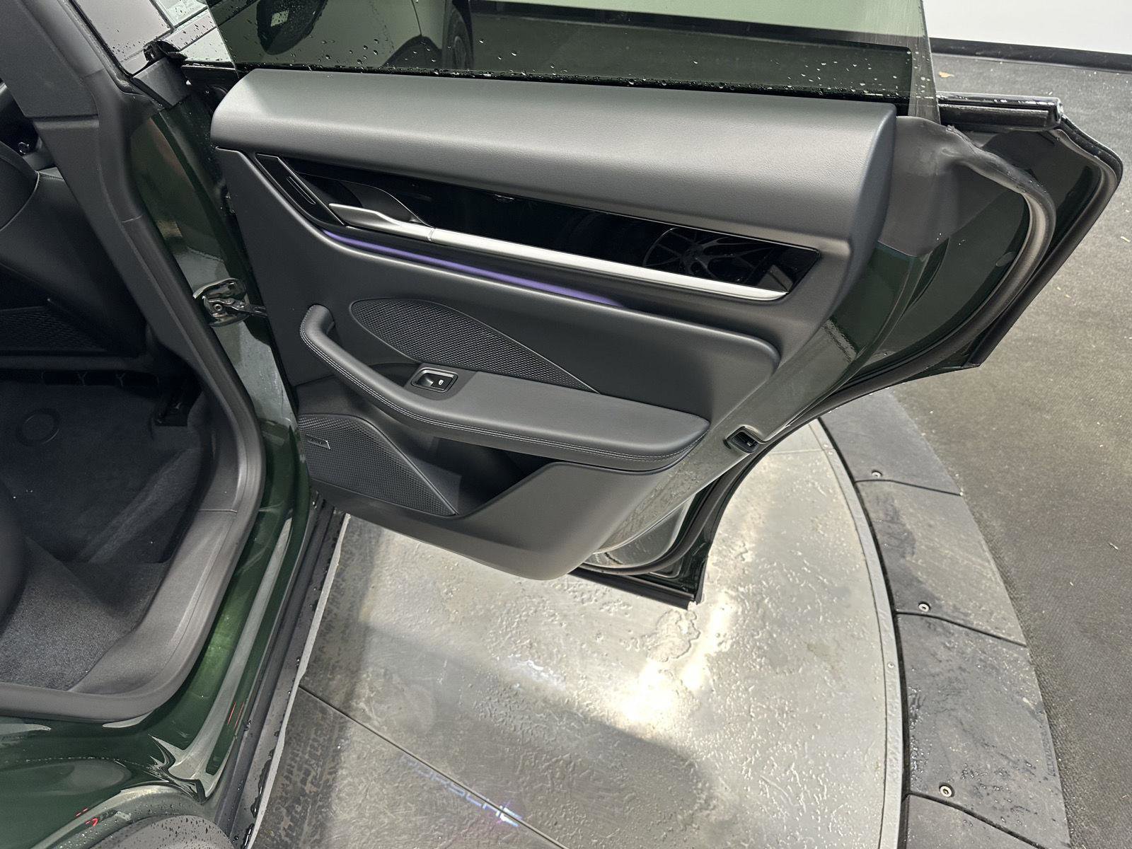 New 2025 Porsche Macan 4S Electric AWD/4WD image 41