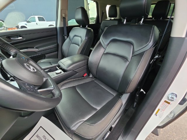 Certified 2024 Nissan Pathfinder SL w/ SL Premium Package AWD/4WD image 11